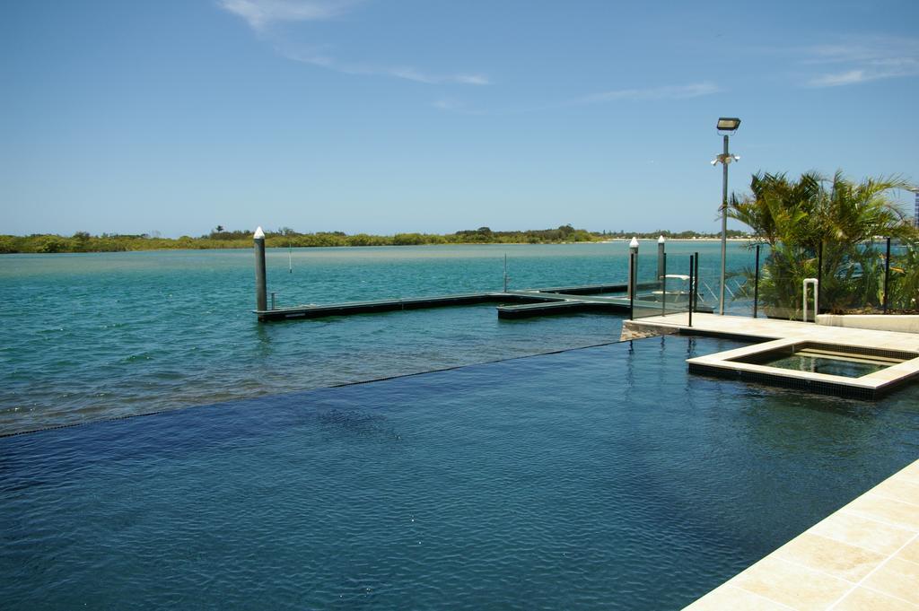 Trafalgar Towers Maroochydore Bagian luar foto